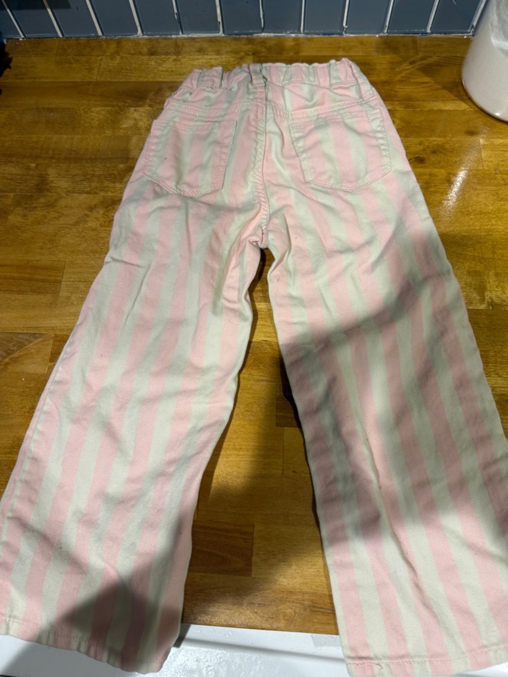 Four pairs of 4T girls pants for spring - Picture 3 of 9